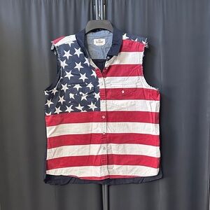 Shyanne Women's Patriotic Sleeveless Button Down Shirt